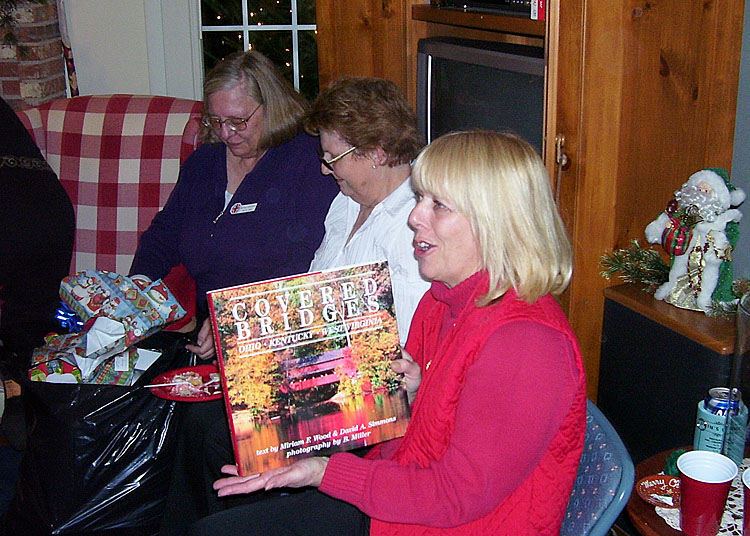 Holiday Party 2007 36